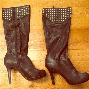 BCBG boots